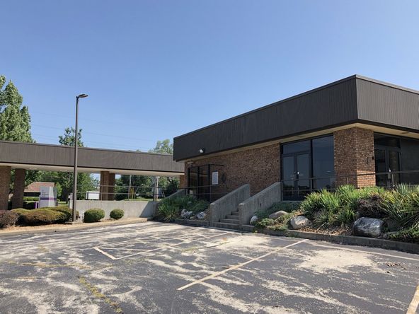 First Midwest Bank Property - Danville, IL: 1000 East Voorhees, Danville, IL 61832
